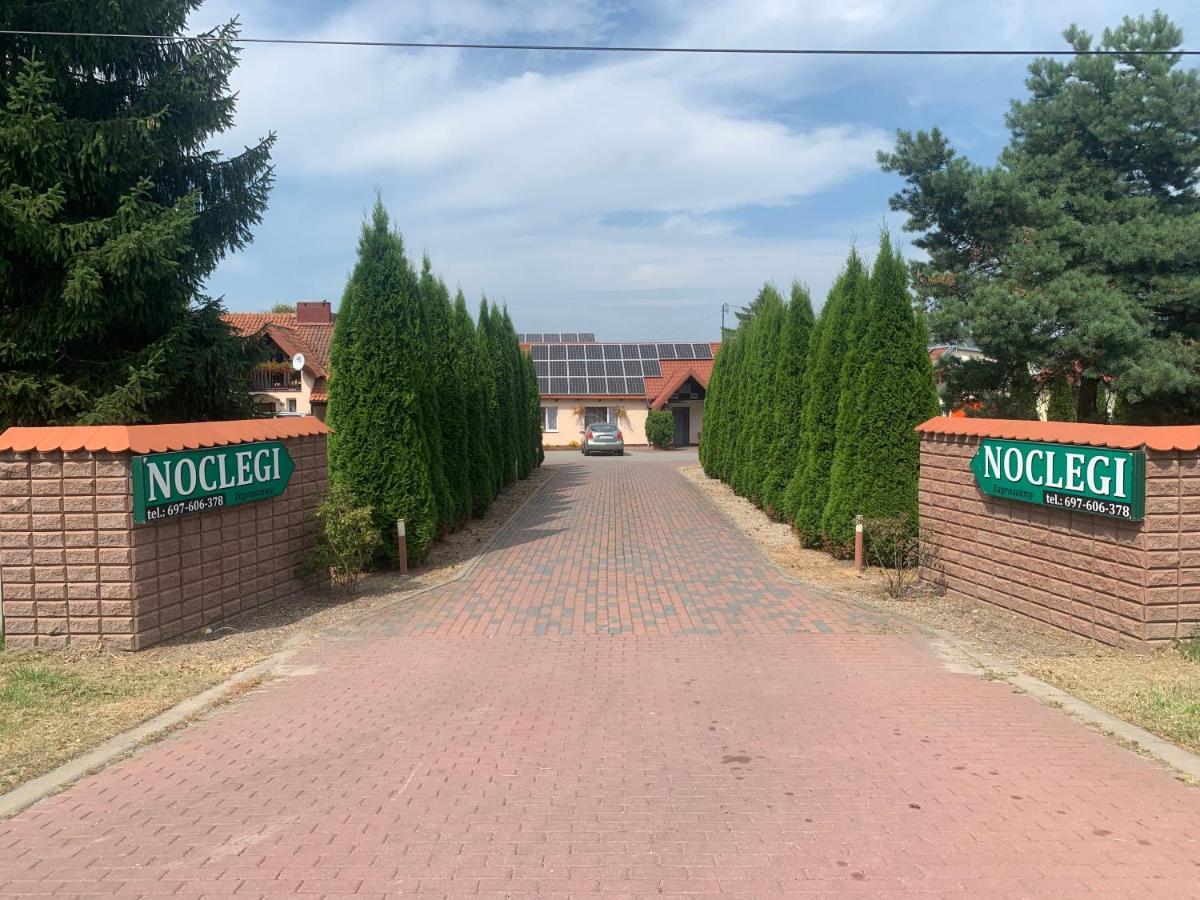 Noclegi Ciesiul Orneta Esterno foto